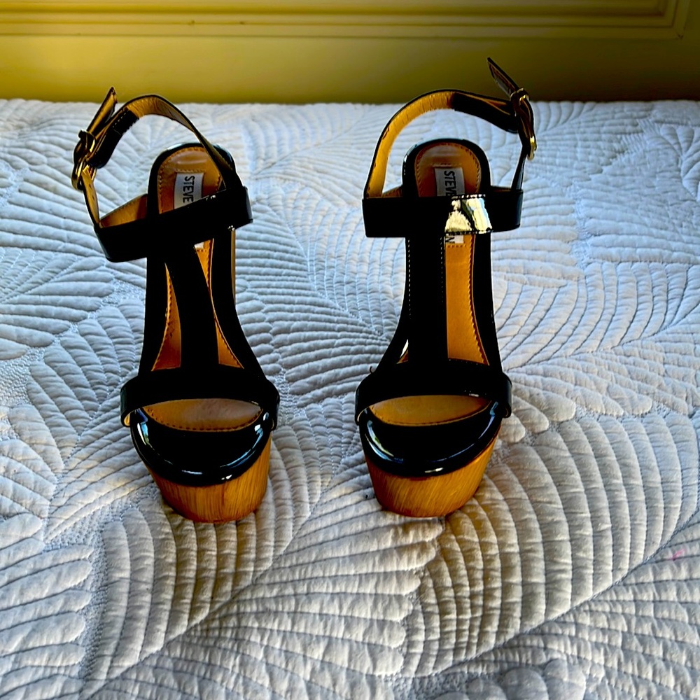 Black patent platform sandals